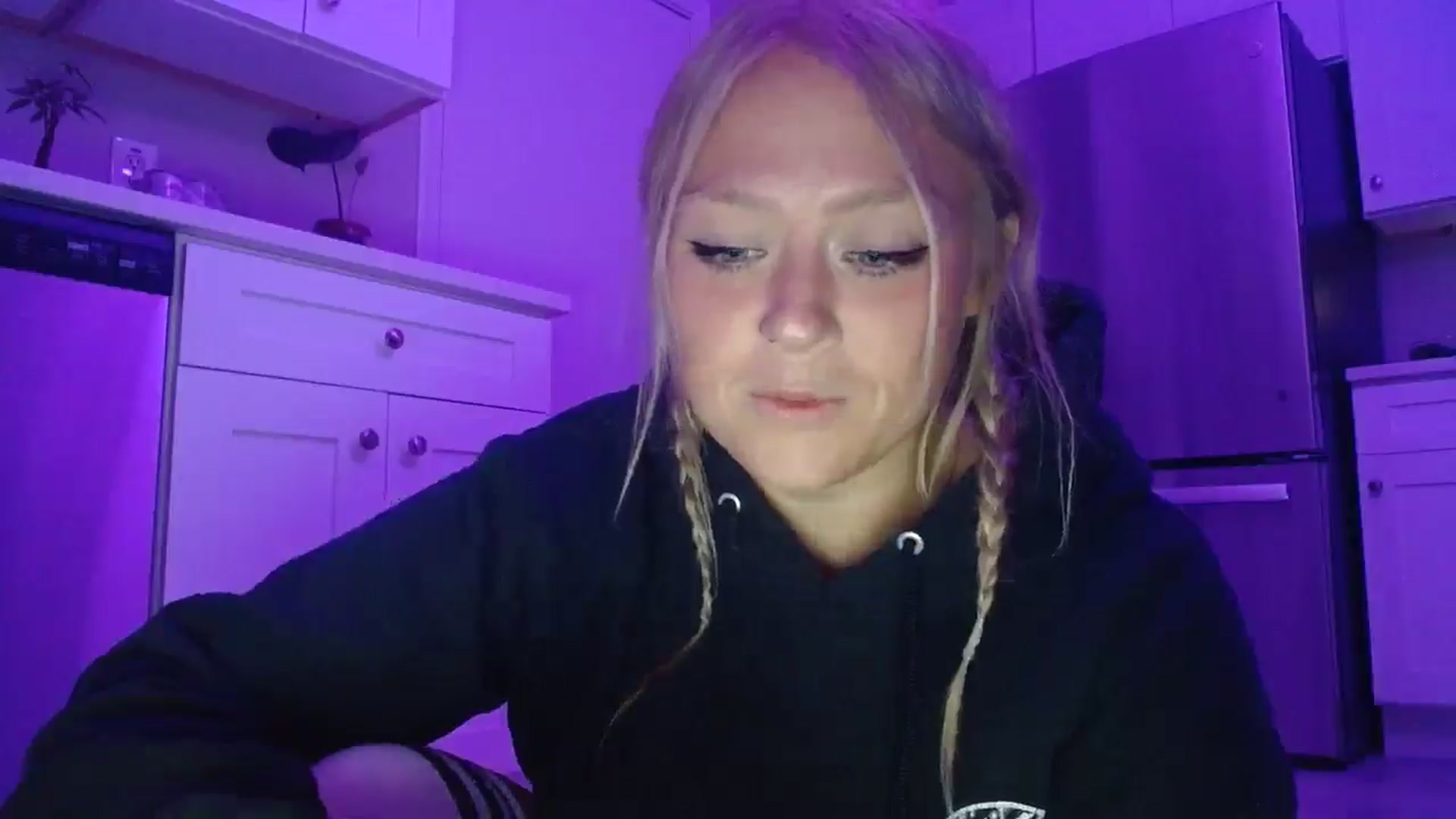 Gallery image thumbnail from SneakyAlice's myfreecams stream on, 07/29/2025, 01:39 image 4 of 20