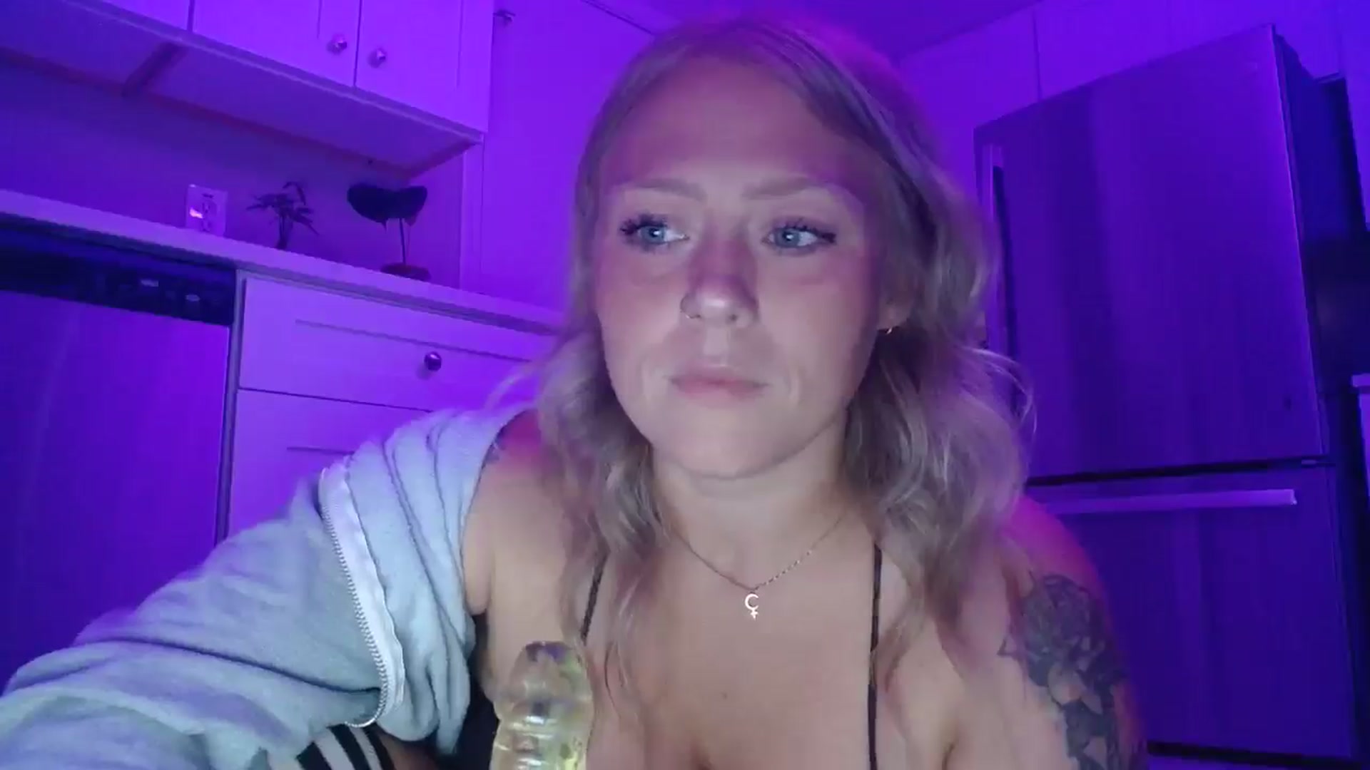 Gallery image thumbnail from SneakyAlice's myfreecams stream on, 07/30/2025, 02:49 image 6 of 20