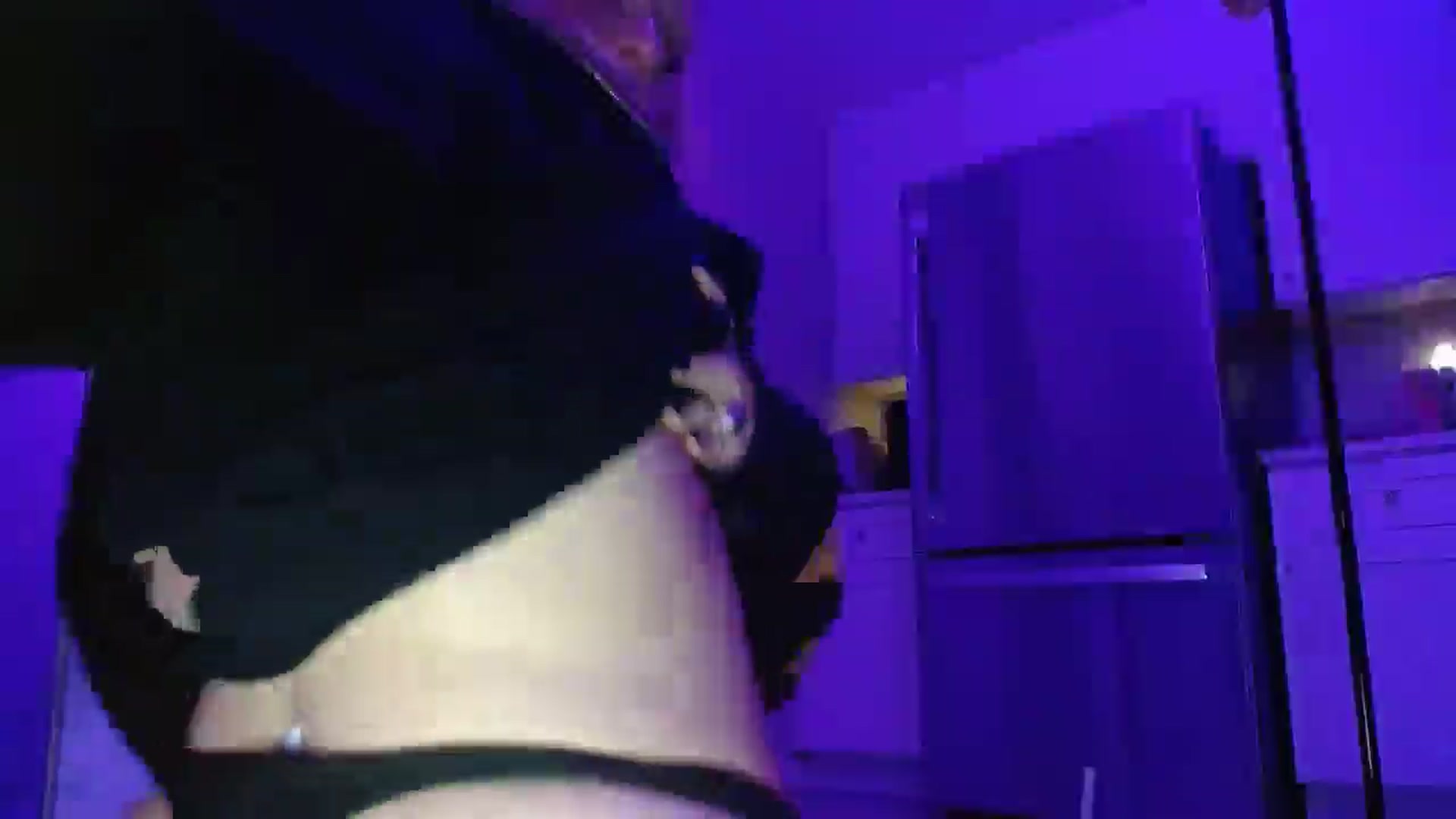 Gallery image thumbnail from SneakyAlice's myfreecams stream on, 08/06/2025, 02:22 image 16 of 20