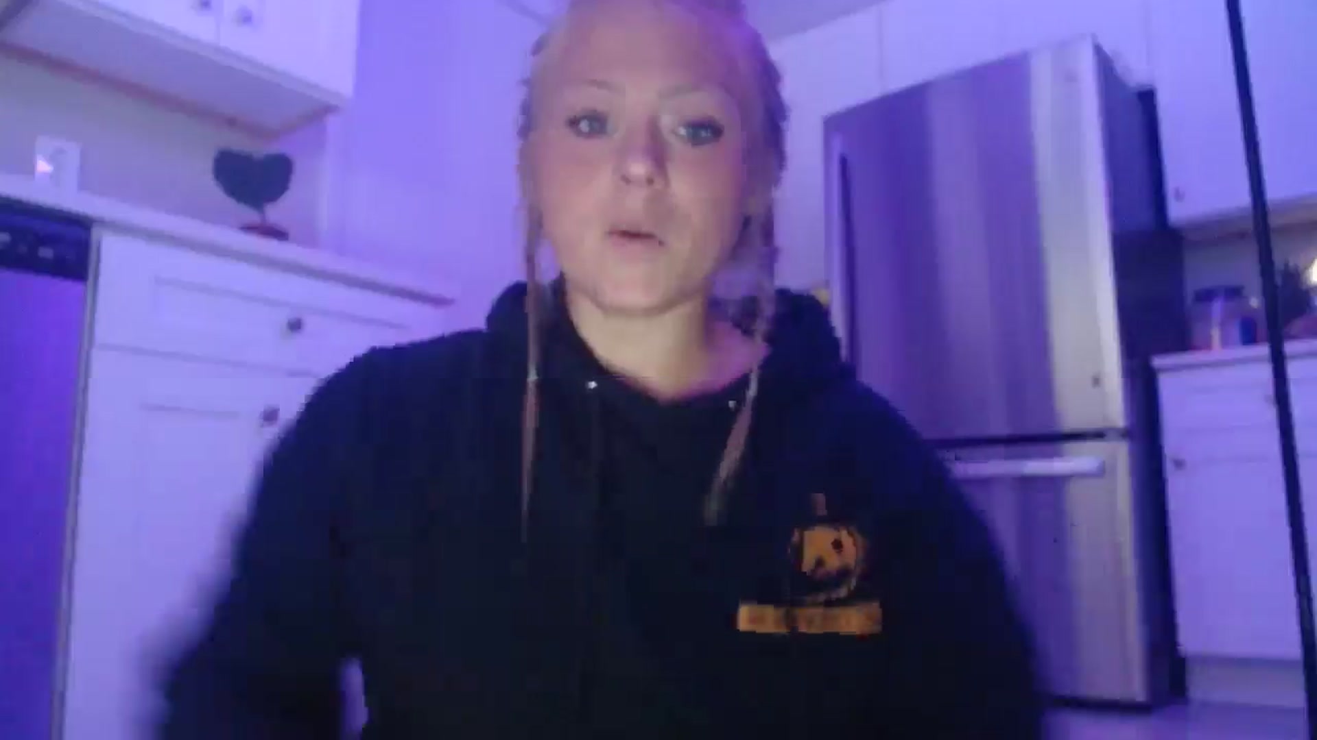 Gallery image thumbnail from SneakyAlice's myfreecams stream on, 08/11/2025, 24:20 image 9 of 20