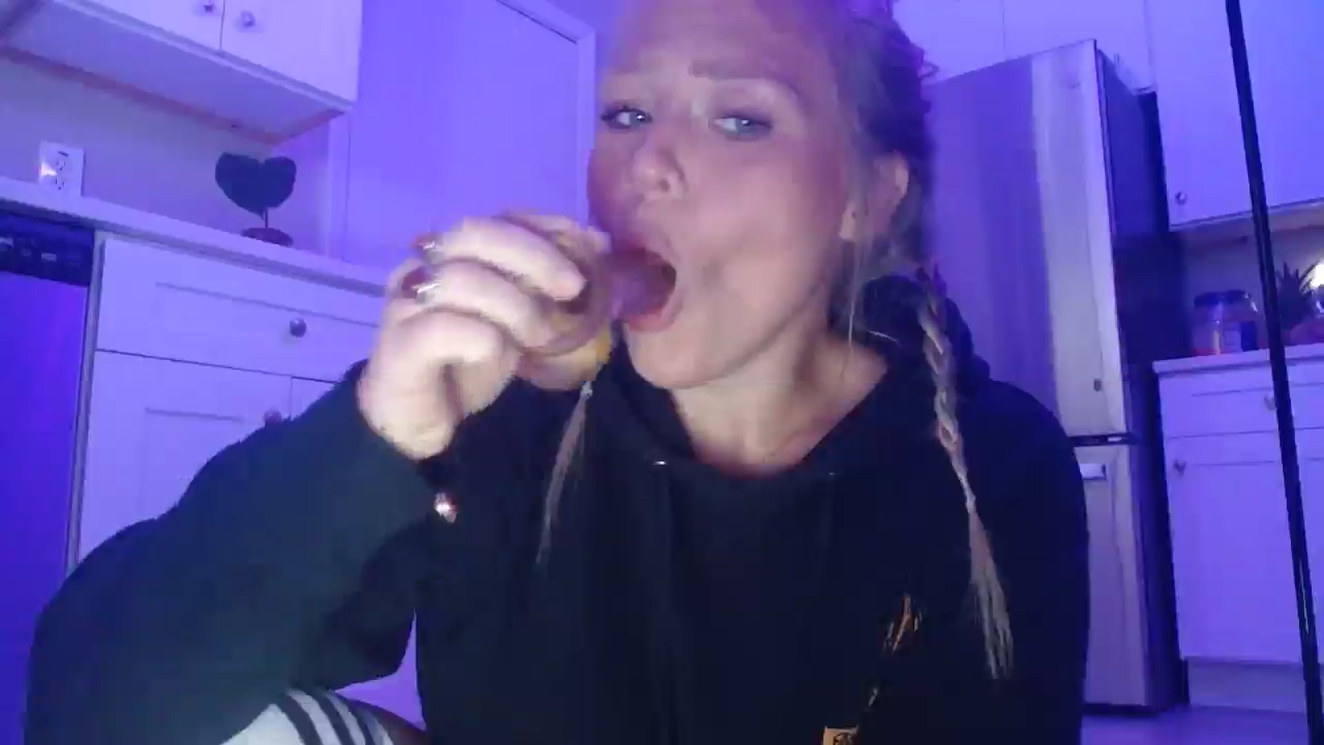 Gallery image thumbnail from SneakyAlice's myfreecams stream on, 08/11/2025, 24:20 image 8 of 20