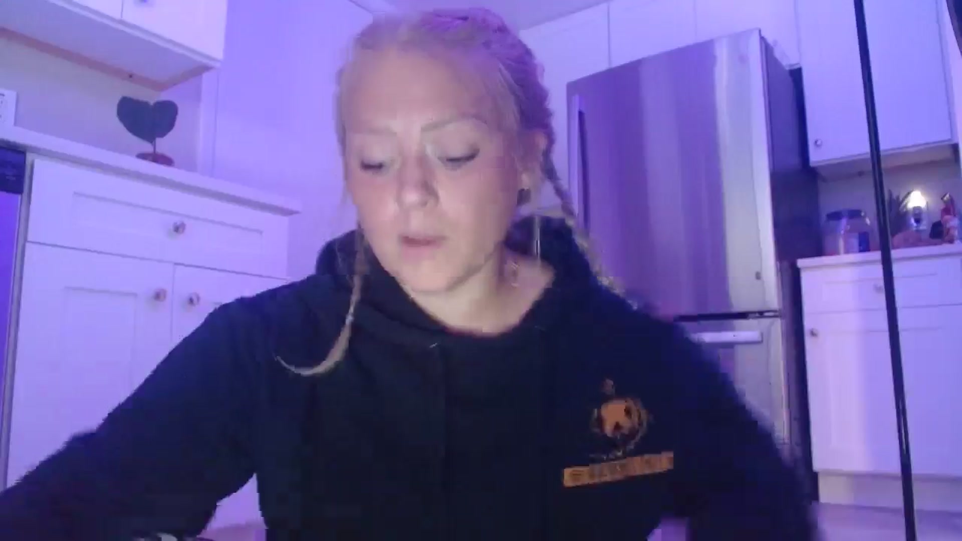 Gallery image thumbnail from SneakyAlice's myfreecams stream on, 08/11/2025, 24:20 image 20 of 20