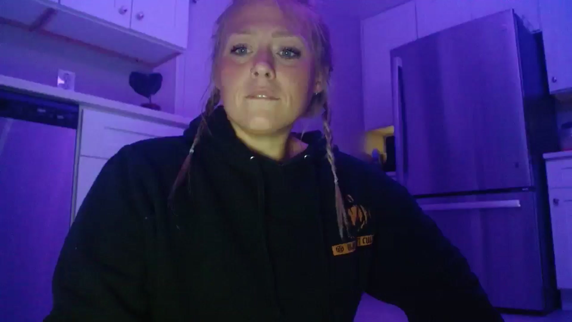 Gallery image thumbnail from SneakyAlice's myfreecams stream on, 08/11/2025, 01:24 image 15 of 20