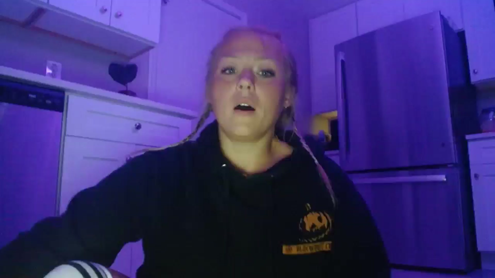 Gallery image thumbnail from SneakyAlice's myfreecams stream on, 08/11/2025, 01:24 image 16 of 20