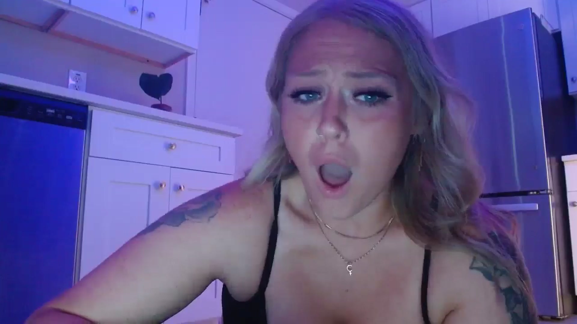 Gallery image thumbnail from SneakyAlice's myfreecams stream on, 08/12/2025, 24:20 image 20 of 20