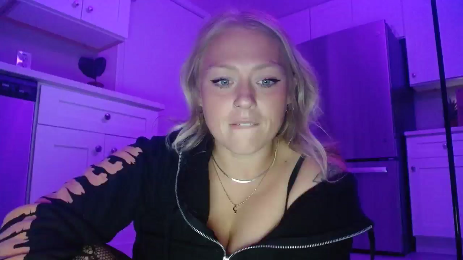 Gallery image thumbnail from SneakyAlice's myfreecams stream on, 08/13/2025, 02:25 image 20 of 20