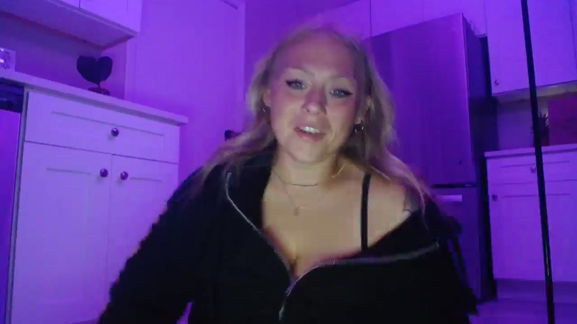 Gallery image thumbnail from SneakyAlice's myfreecams stream on, 08/13/2025, 03:31 image 20 of 20