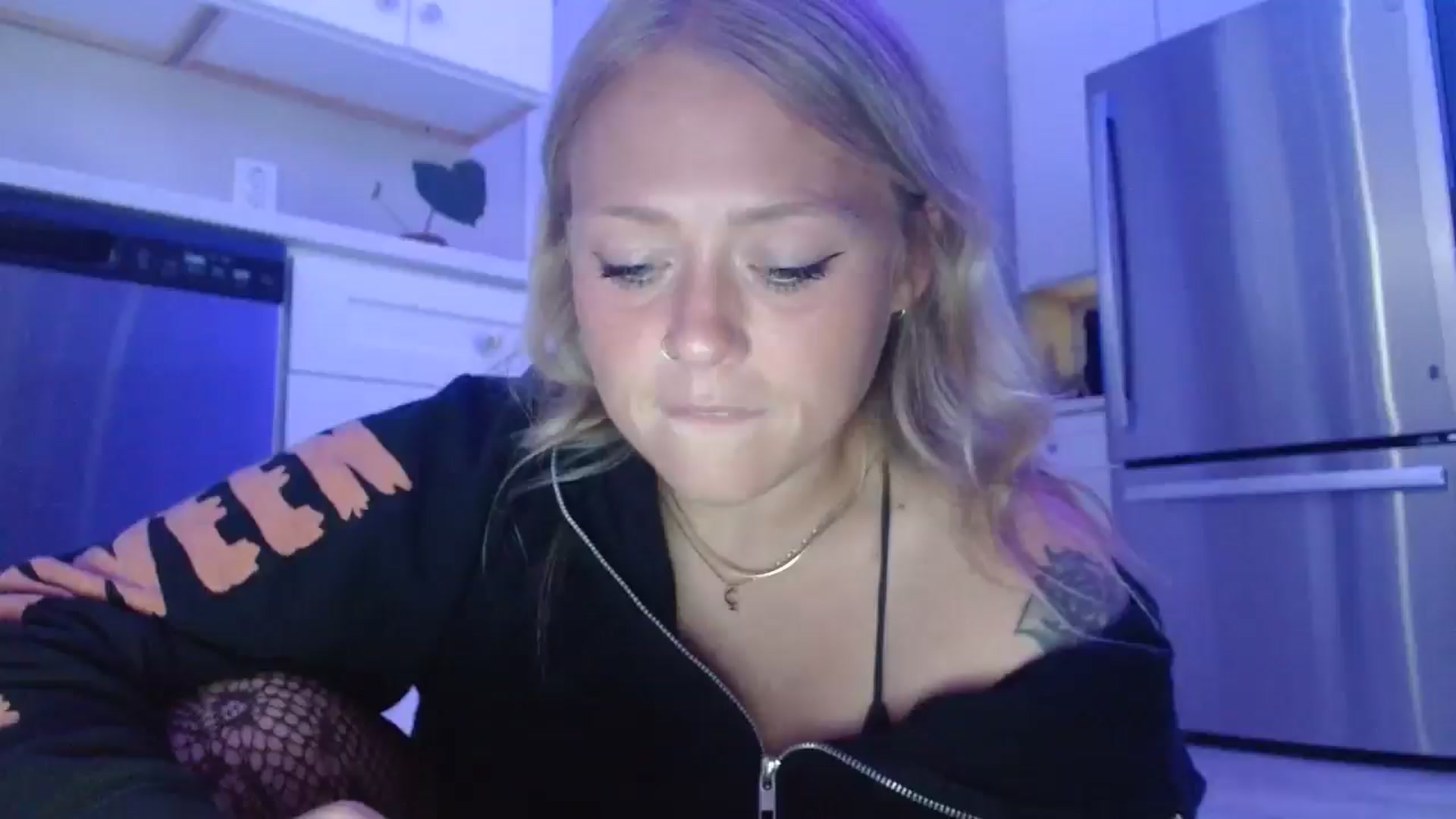Gallery image thumbnail from SneakyAlice's myfreecams stream on, 08/22/2025, 20:21 image 4 of 20