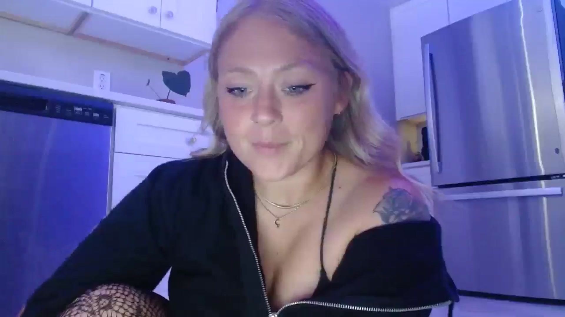 Gallery image thumbnail from SneakyAlice's myfreecams stream on, 08/22/2025, 20:21 image 14 of 20