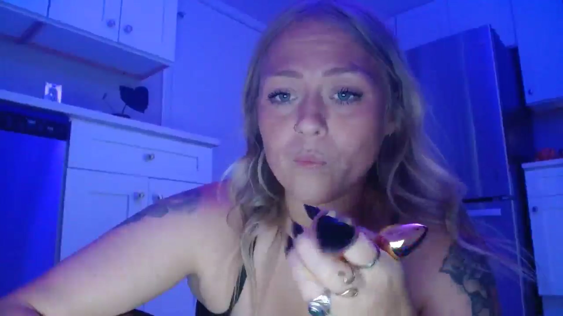 Gallery image thumbnail from SneakyAlice's myfreecams stream on, 08/25/2025, 24:02 image 12 of 20