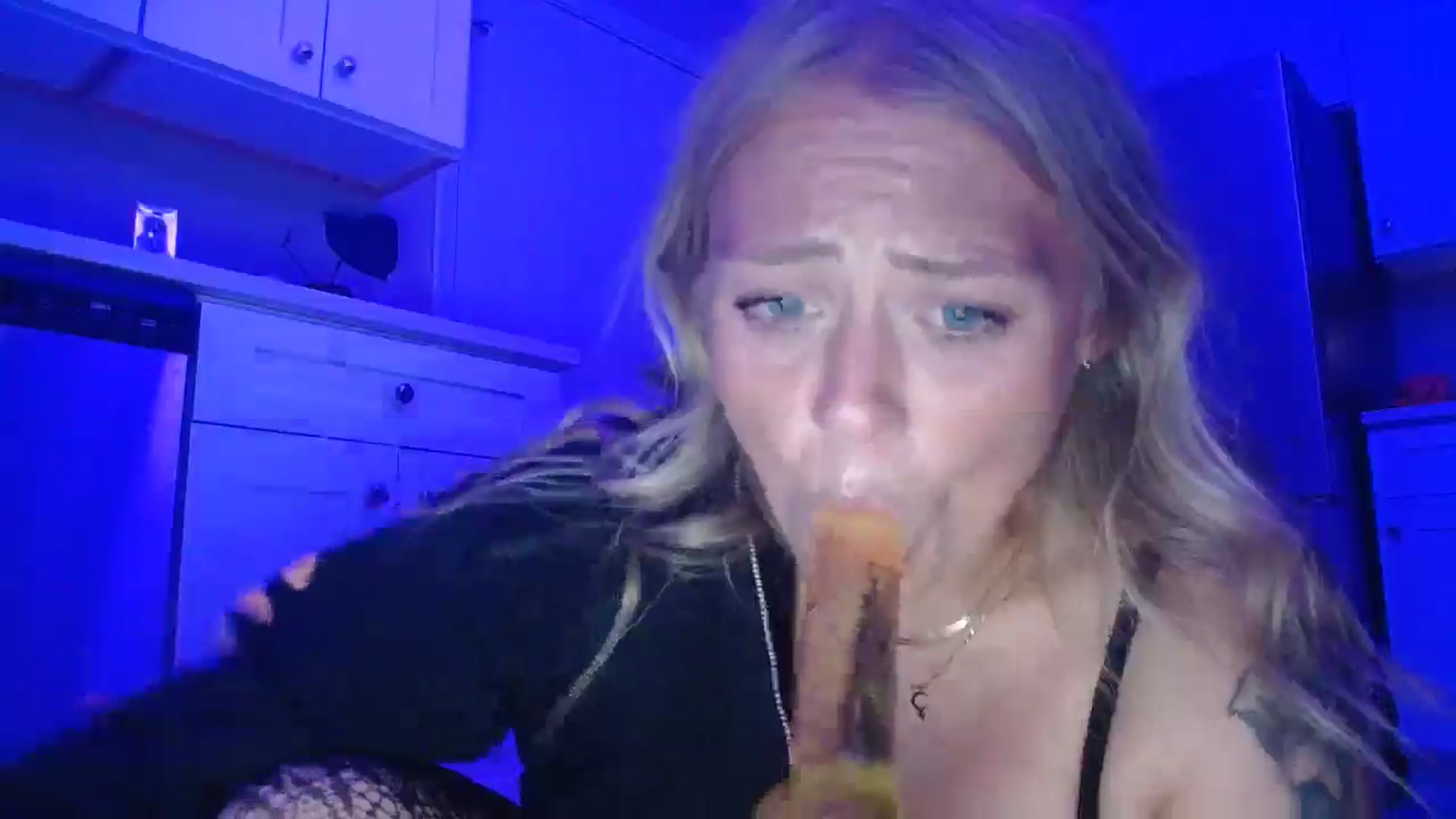 Gallery image thumbnail from SneakyAlice's myfreecams stream on, 08/25/2025, 02:32 image 6 of 20