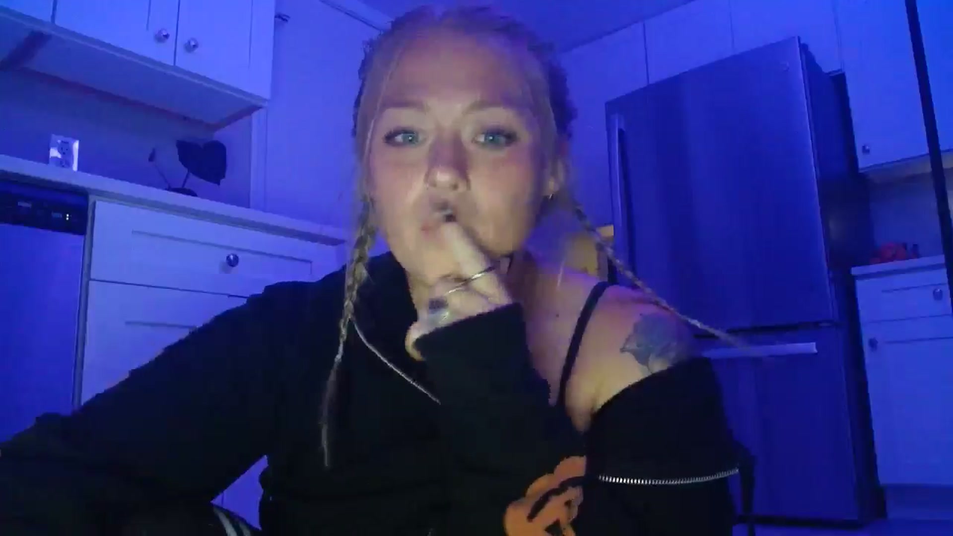 Gallery image thumbnail from SneakyAlice's myfreecams stream on, 08/27/2025, 04:14 image 10 of 20