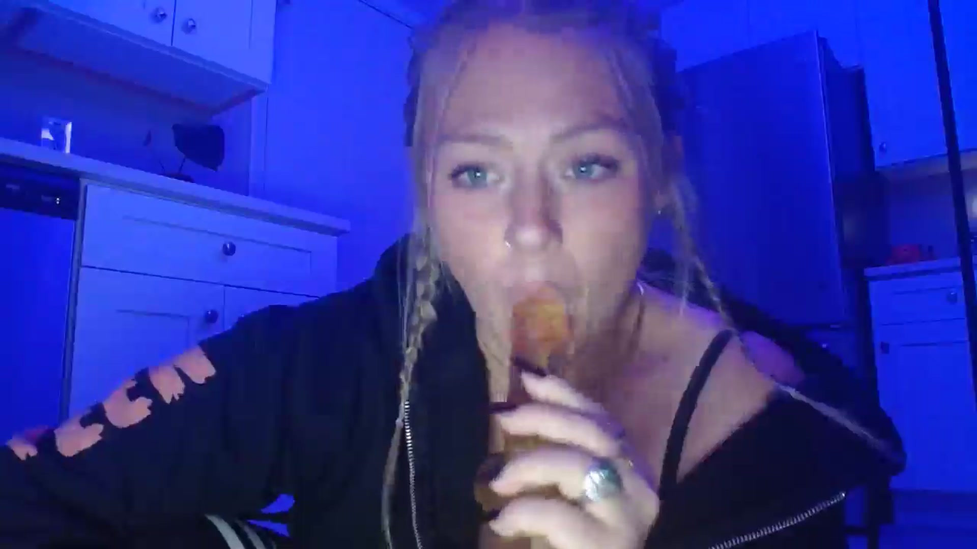 Gallery image thumbnail from SneakyAlice's myfreecams stream on, 08/27/2025, 04:14 image 7 of 20