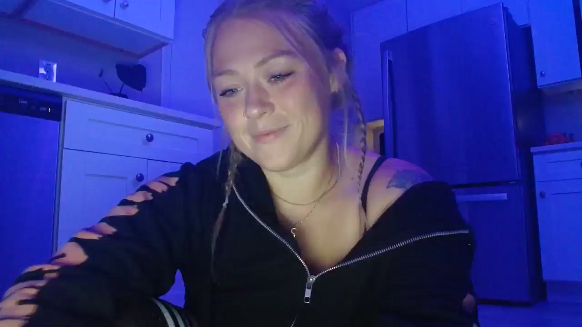 Gallery image thumbnail from SneakyAlice's myfreecams stream on, 08/27/2025, 04:14 image 4 of 20