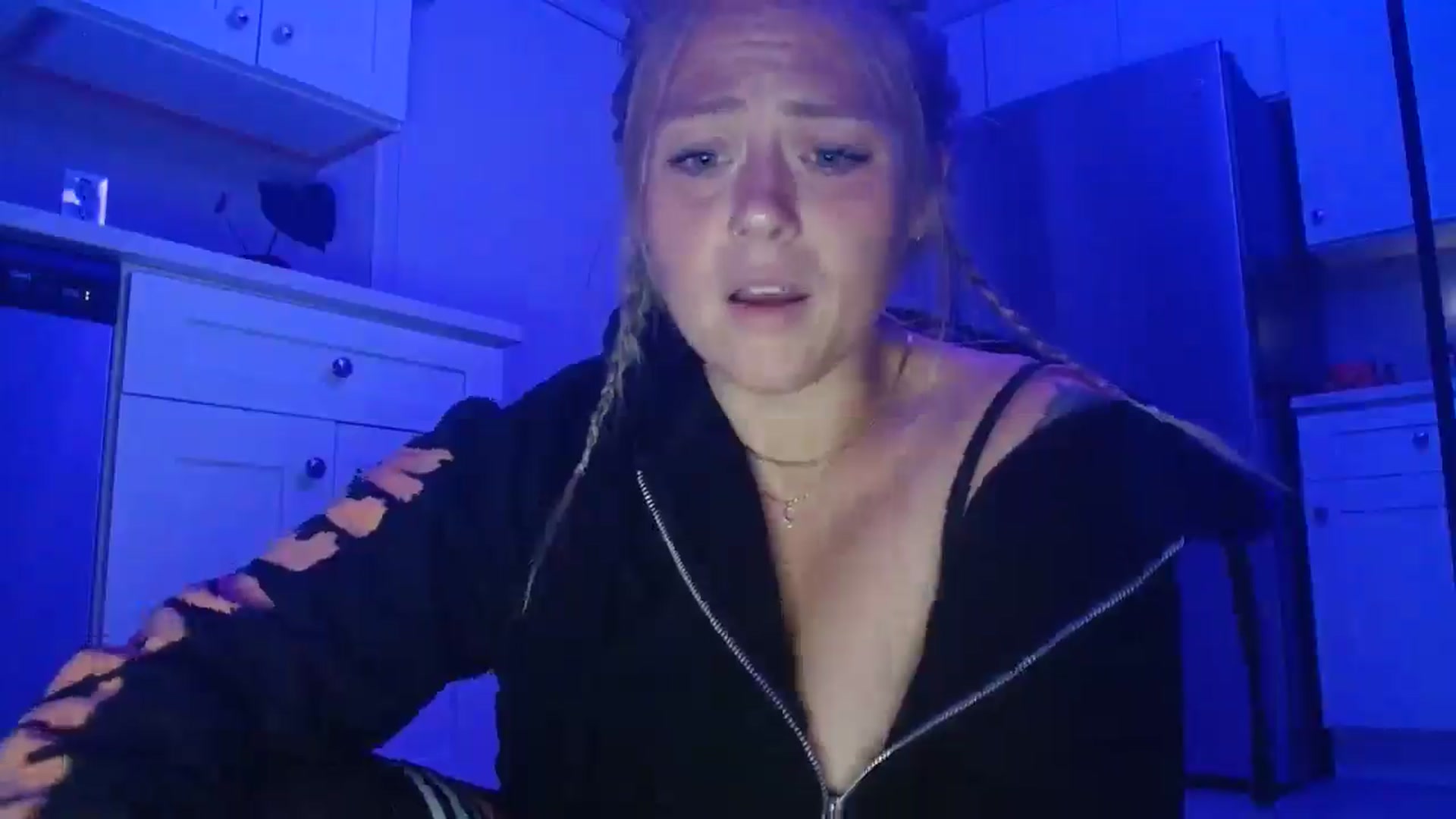 Gallery image thumbnail from SneakyAlice's myfreecams stream on, 08/27/2025, 04:14 image 8 of 20