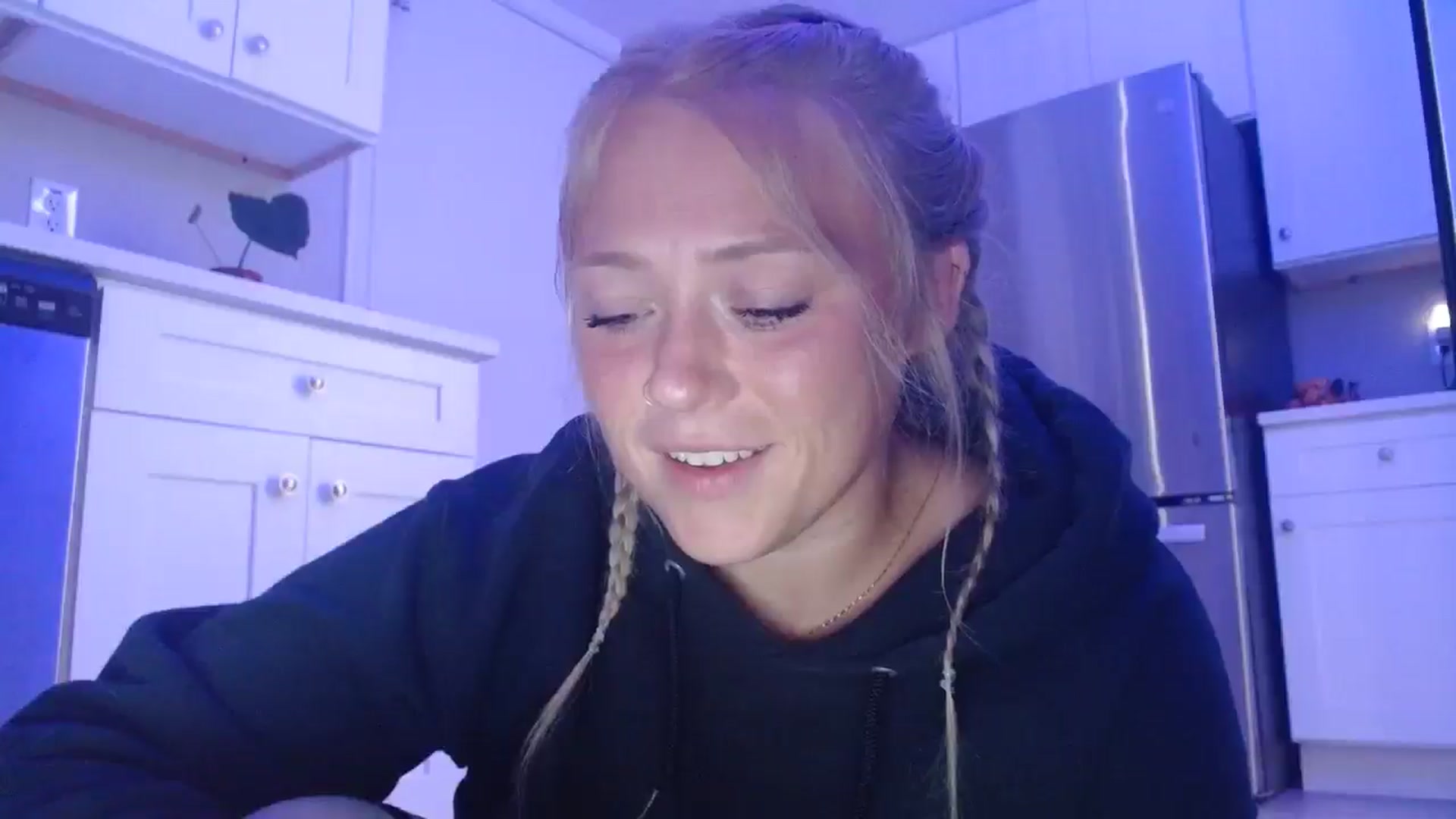 Gallery image thumbnail from SneakyAlice's myfreecams stream on, 08/29/2025, 20:53 image 14 of 20