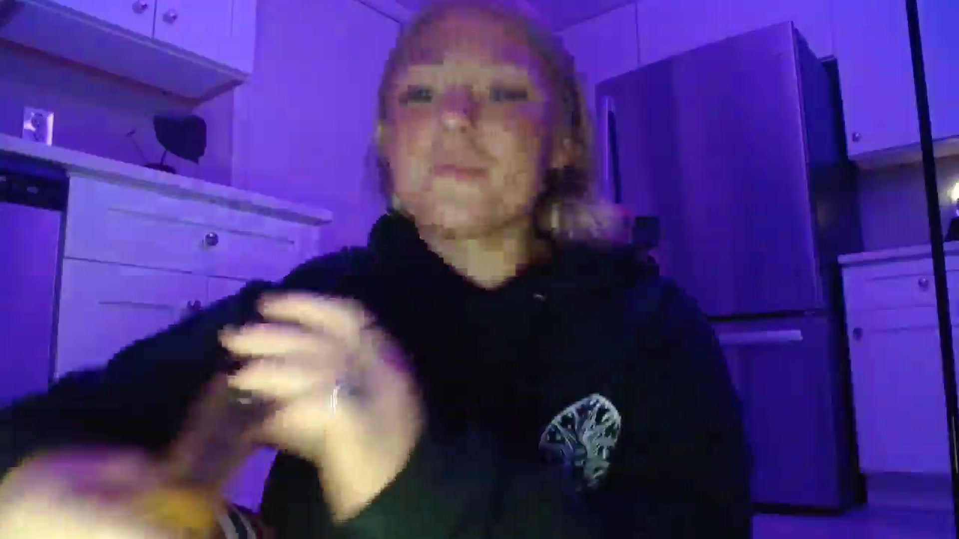 Gallery image thumbnail from SneakyAlice's myfreecams stream on, 09/02/2025, 05:27 image 3 of 20