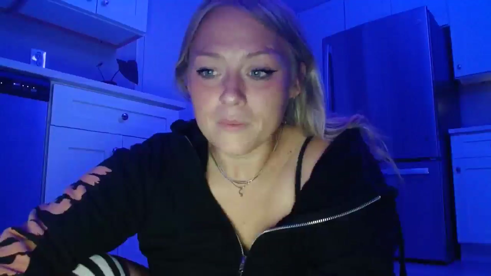 Gallery image thumbnail from SneakyAlice's myfreecams stream on, 09/03/2025, 03:32 image 19 of 20