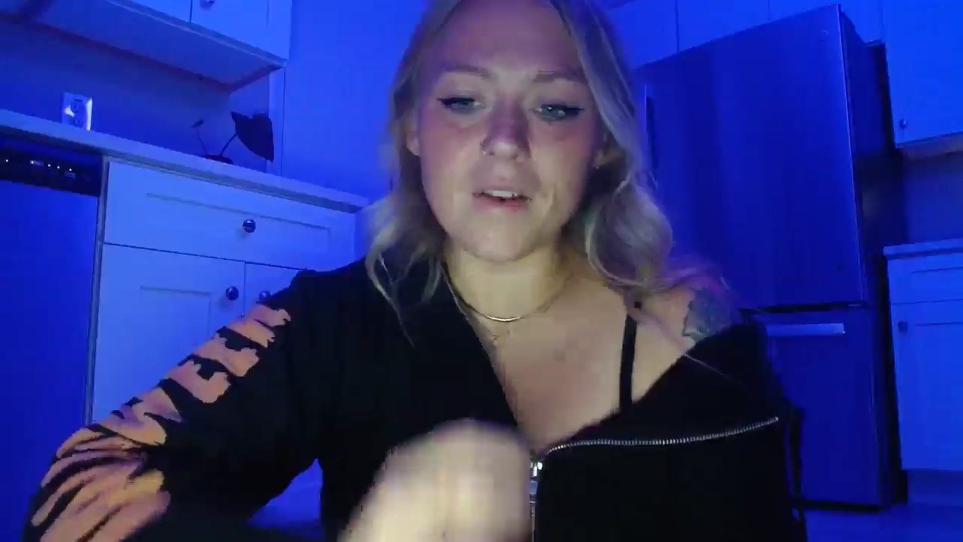 Gallery image thumbnail from SneakyAlice's myfreecams stream on, 09/03/2025, 03:32 image 6 of 20