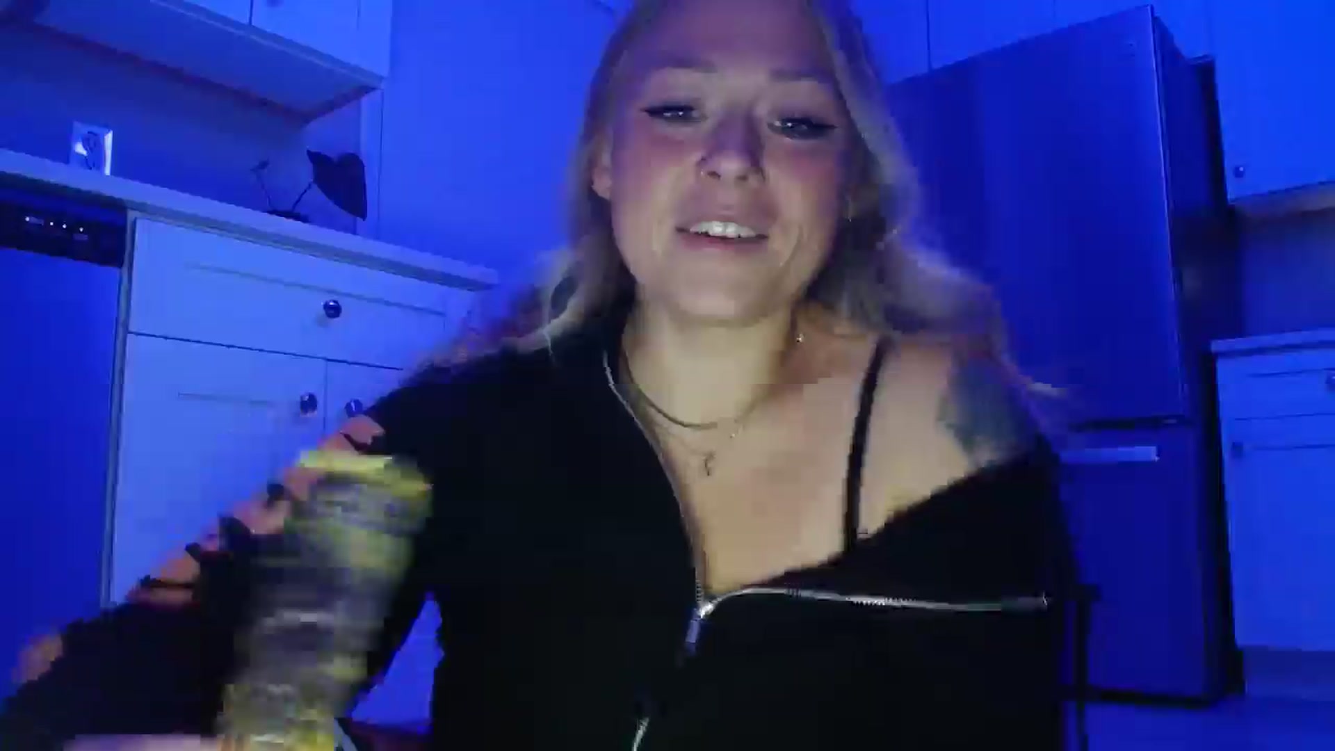 Gallery image thumbnail from SneakyAlice's myfreecams stream on, 09/03/2025, 03:32 image 3 of 20