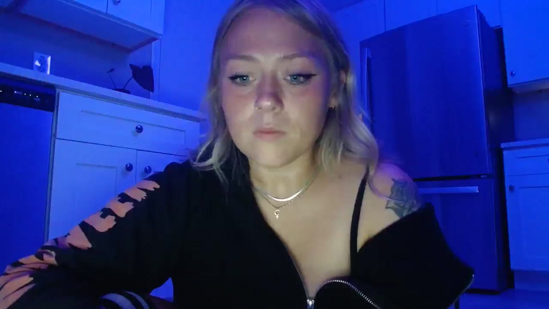 Gallery image thumbnail from SneakyAlice's myfreecams stream on, 09/03/2025, 03:32 image 15 of 20
