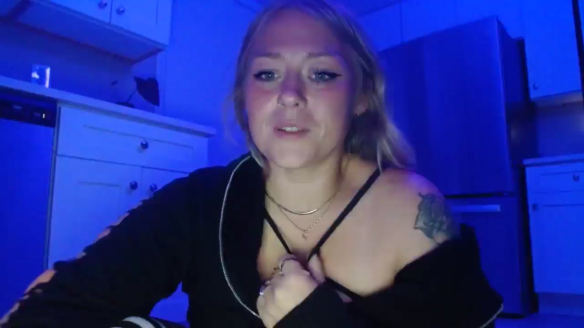 Gallery image thumbnail from SneakyAlice's myfreecams stream on, 09/03/2025, 05:54 image 3 of 20