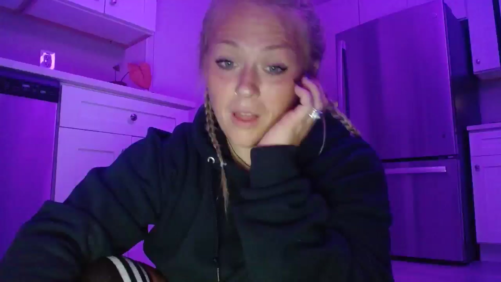 Gallery image thumbnail from SneakyAlice's myfreecams stream on, 09/09/2025, 02:37 image 13 of 20