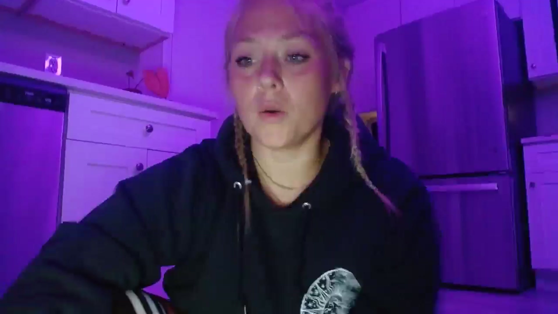 Gallery image thumbnail from SneakyAlice's myfreecams stream on, 09/09/2025, 02:37 image 14 of 20