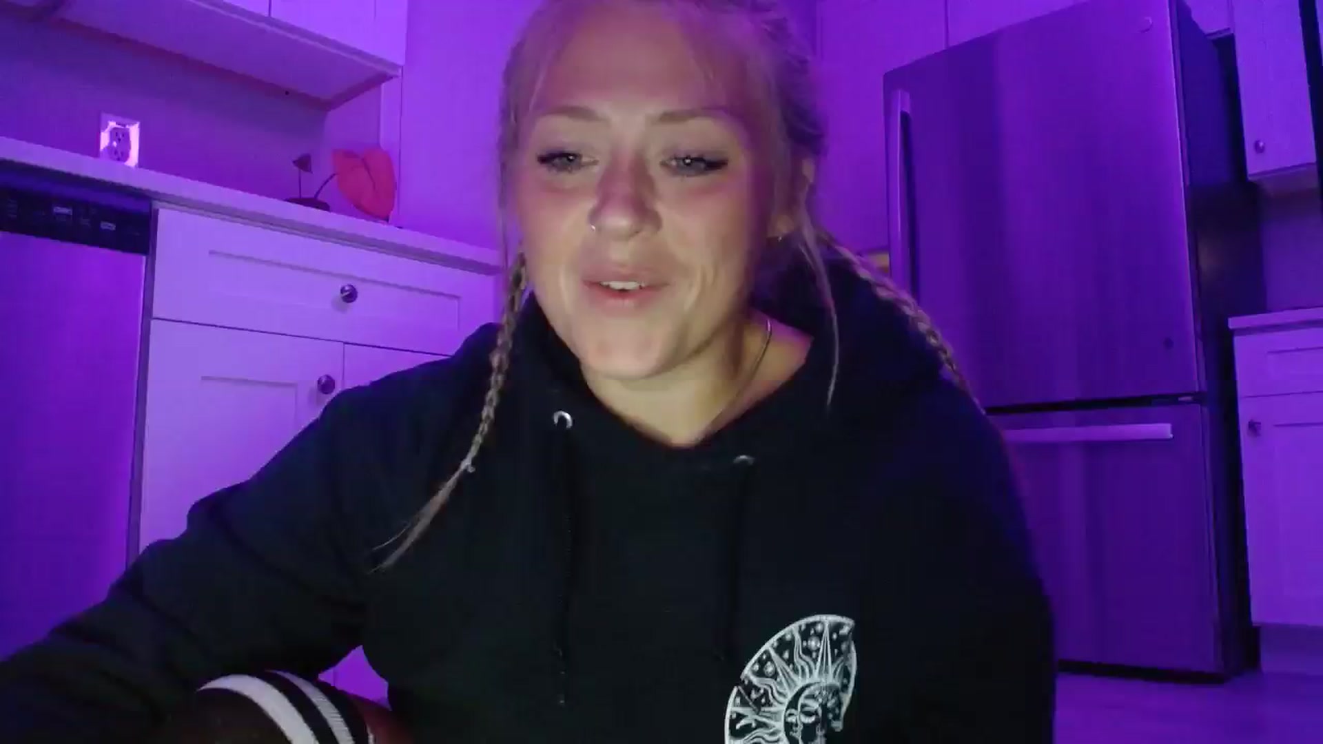 Gallery image thumbnail from SneakyAlice's myfreecams stream on, 09/09/2025, 04:59 image 1 of 20