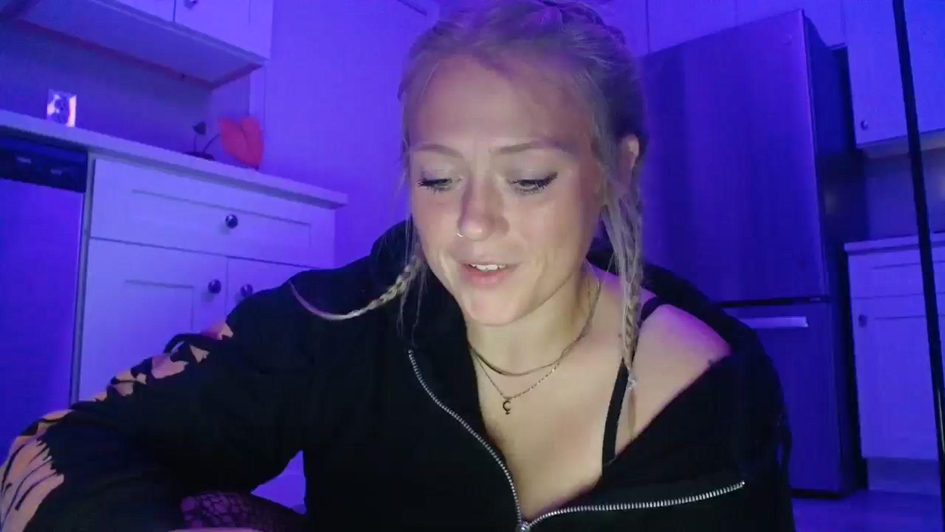 Gallery image thumbnail from SneakyAlice's myfreecams stream on, 09/10/2025, 05:14 image 1 of 20