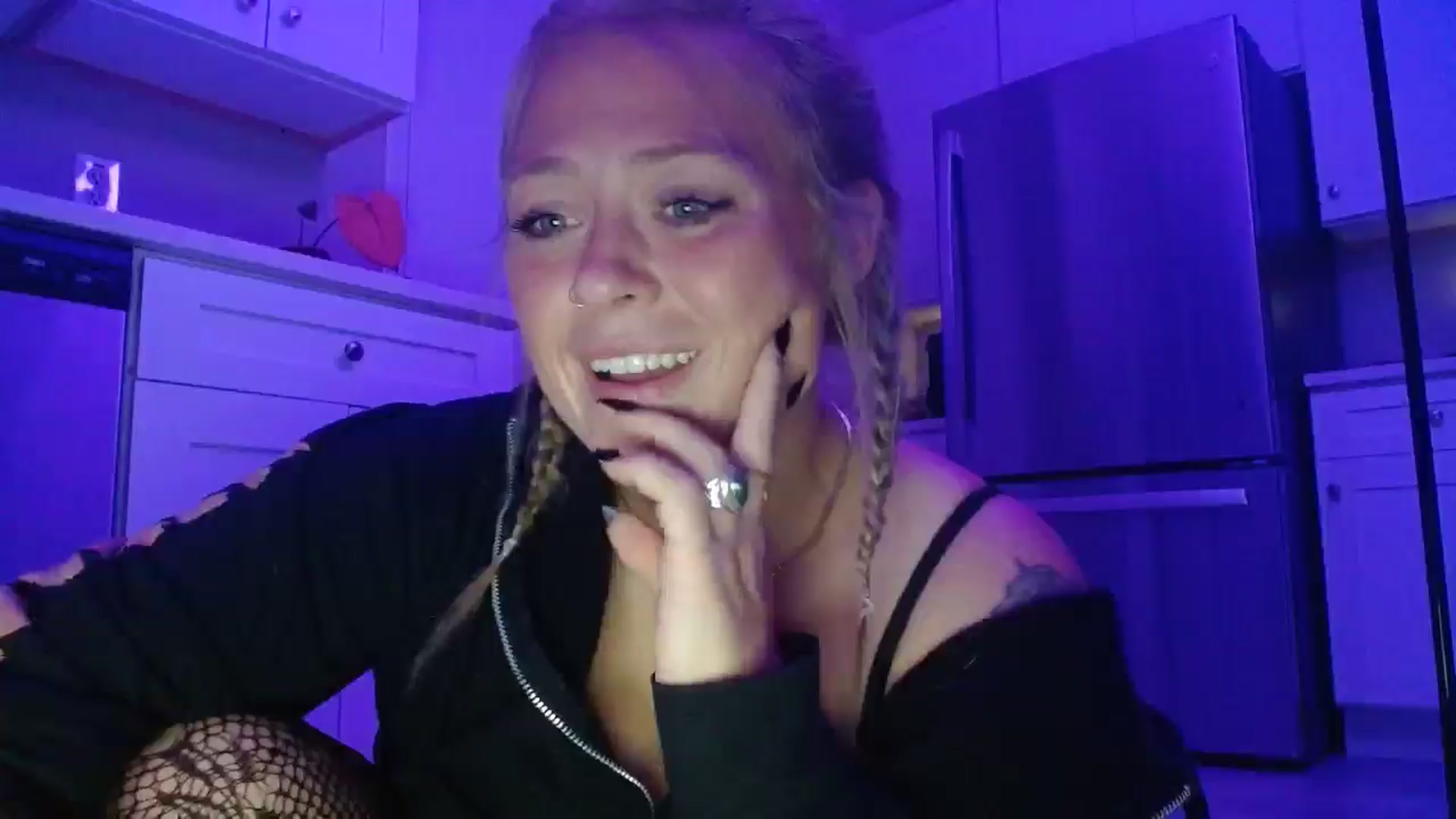 Gallery image thumbnail from SneakyAlice's myfreecams stream on, 09/10/2025, 05:14 image 14 of 20