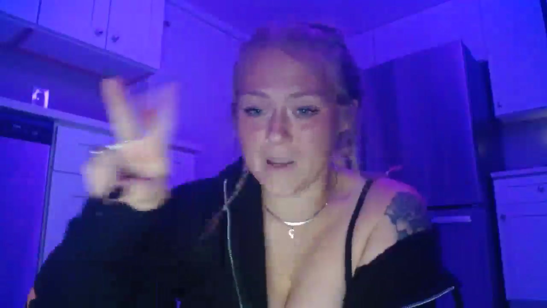 Gallery image thumbnail from SneakyAlice's myfreecams stream on, 09/11/2025, 04:31 image 12 of 20