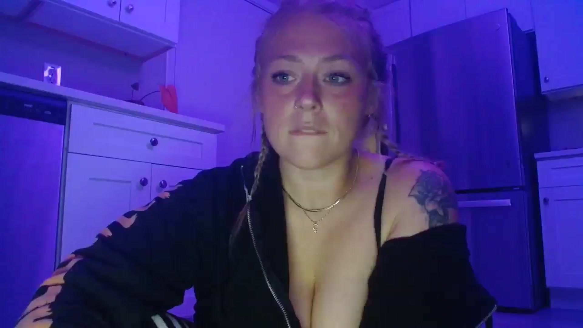 Gallery image thumbnail from SneakyAlice's myfreecams stream on, 09/11/2025, 04:31 image 10 of 20