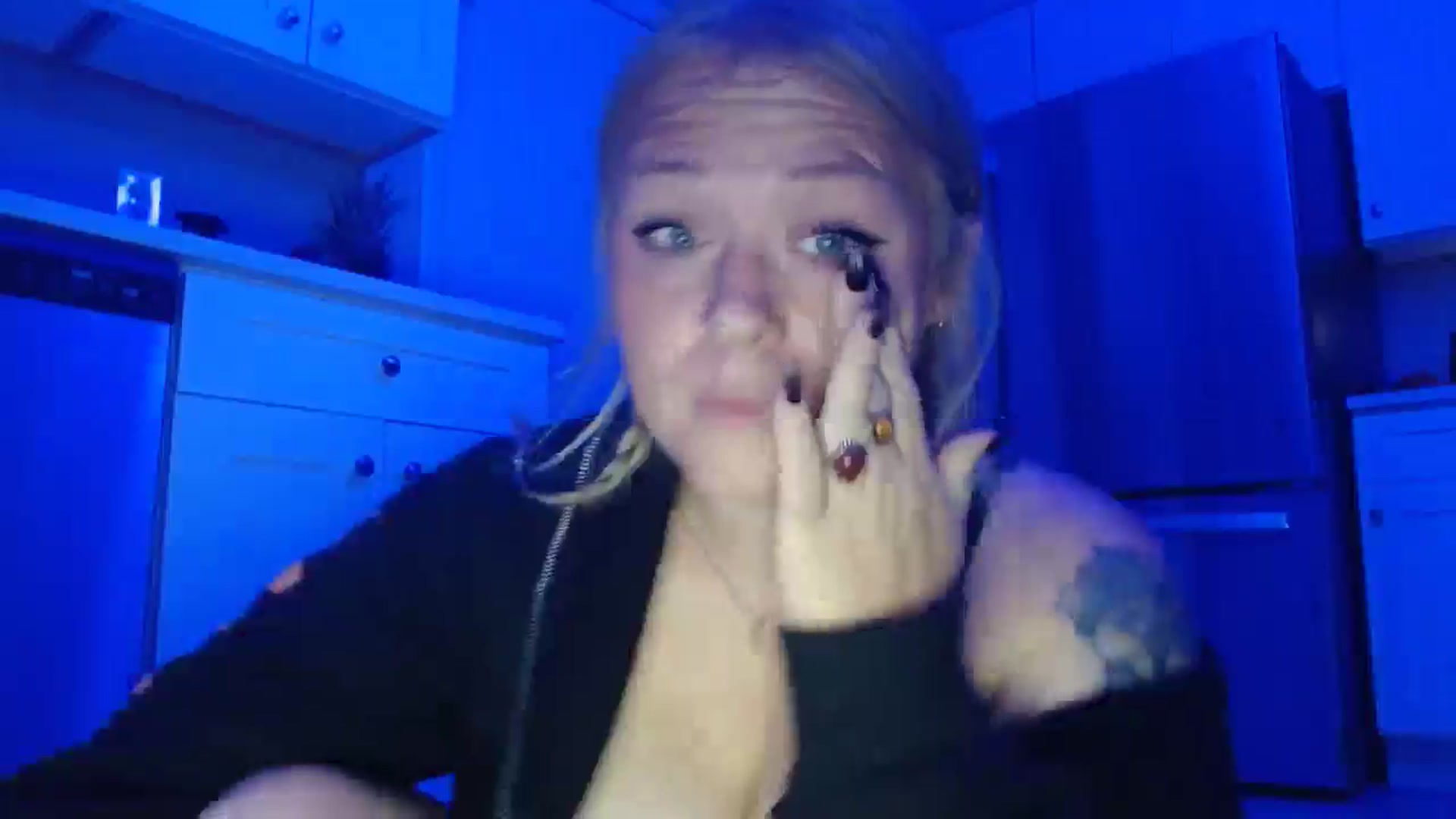 Gallery image thumbnail from SneakyAlice's myfreecams stream on, 09/23/2025, 05:27 image 10 of 20