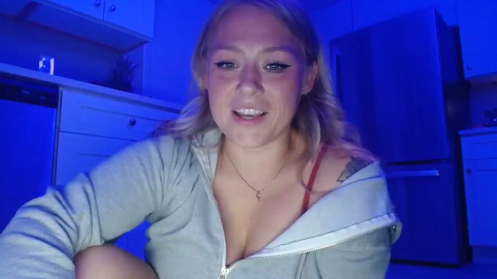 Gallery image thumbnail from SneakyAlice's myfreecams stream on, 09/25/2025, 03:11 image 11 of 20