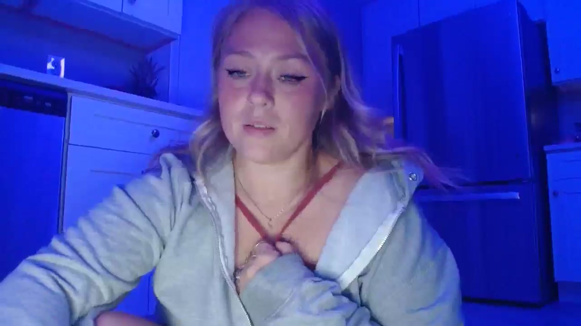 Gallery image thumbnail from SneakyAlice's myfreecams stream on, 09/25/2025, 05:03 image 19 of 20