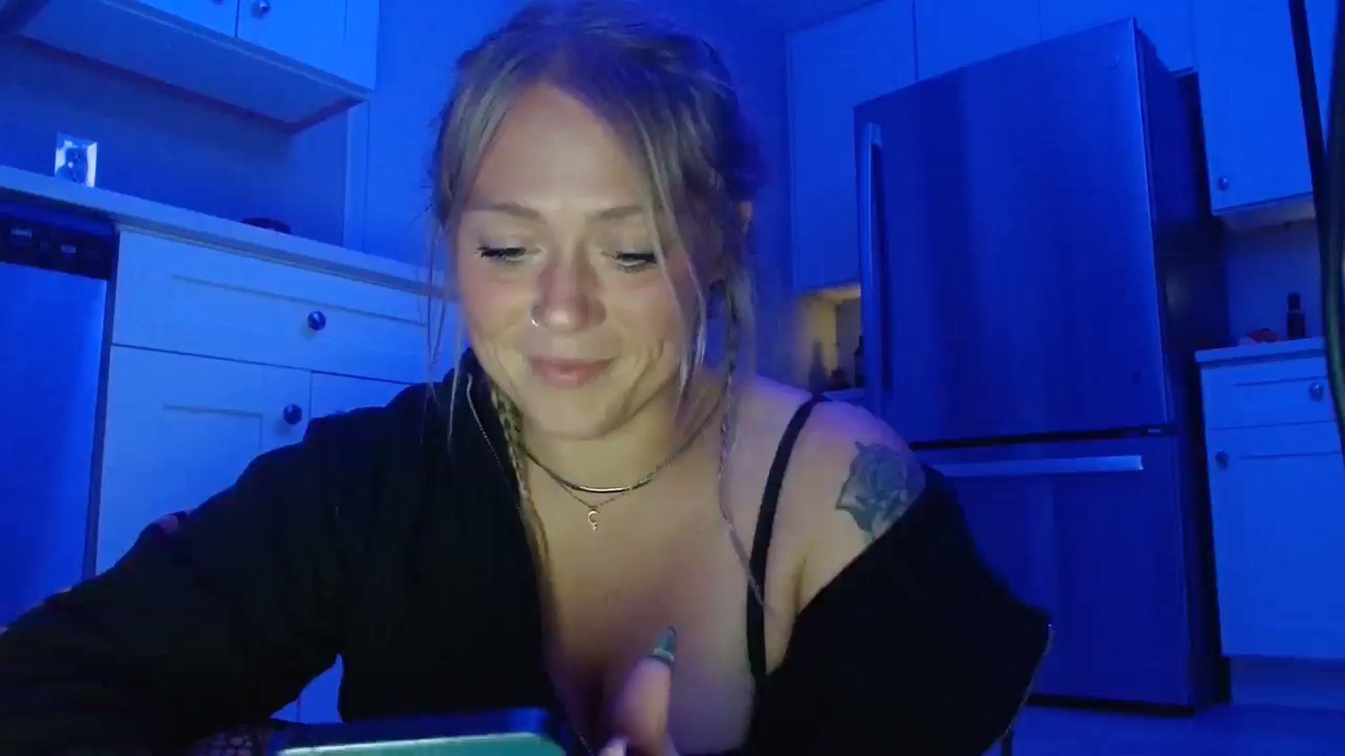 Gallery image thumbnail from SneakyAlice's myfreecams stream on, 10/02/2025, 03:31 image 5 of 20
