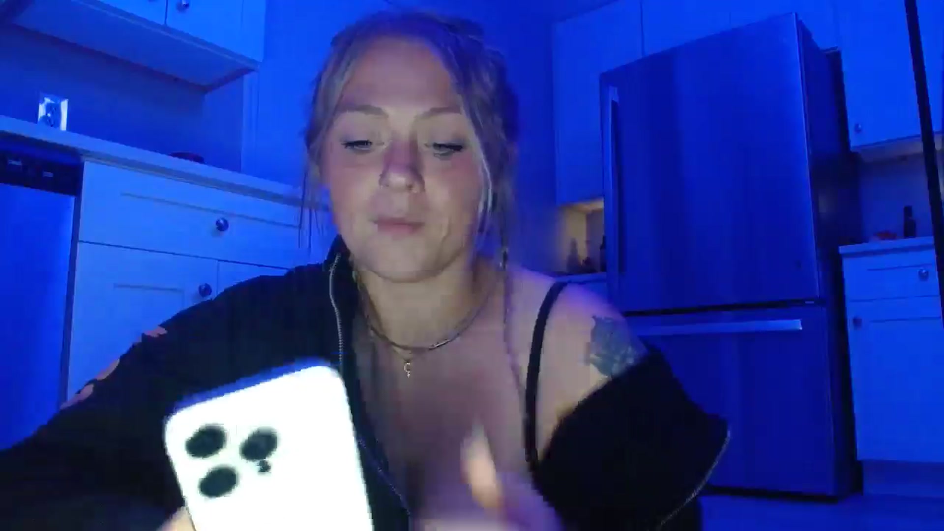 Gallery image thumbnail from SneakyAlice's myfreecams stream on, 10/02/2025, 03:31 image 8 of 20