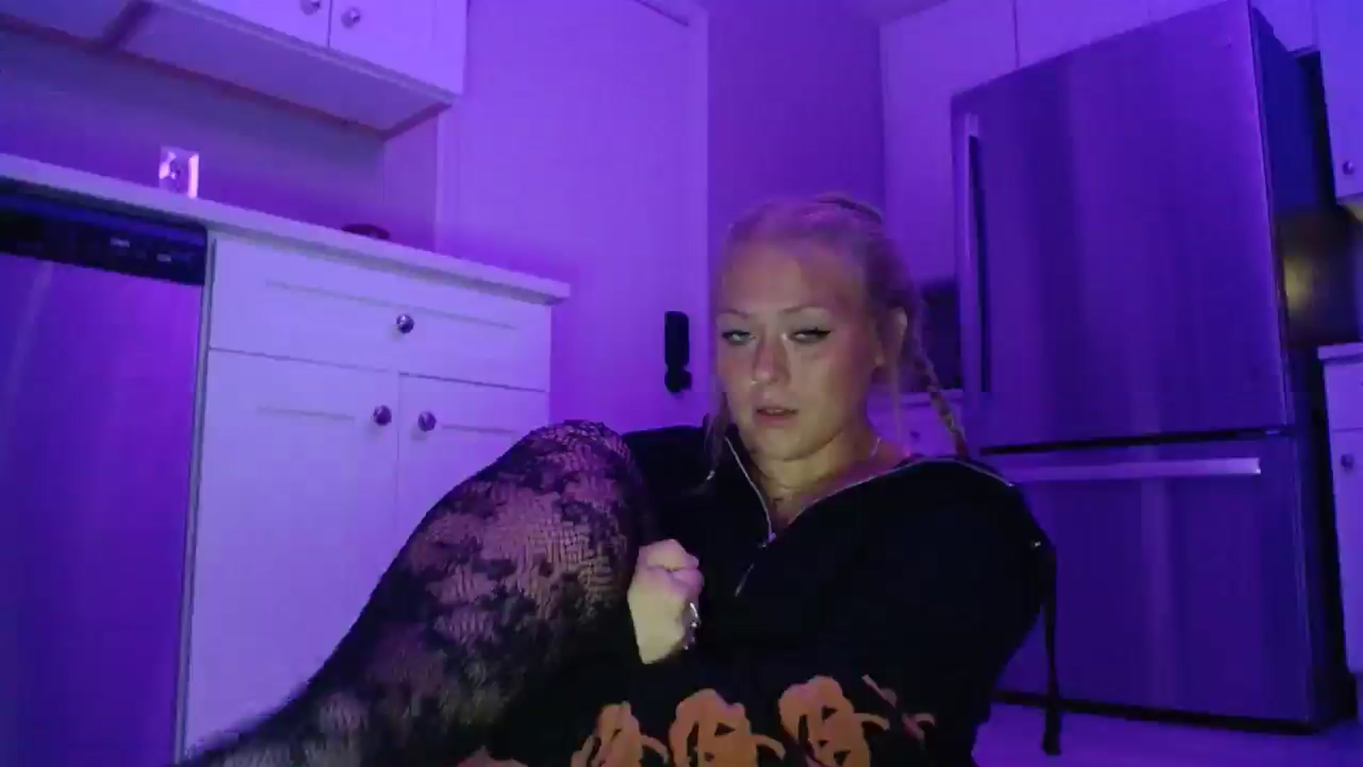 Gallery image thumbnail from SneakyAlice's myfreecams stream on, 10/14/2025, 04:49 image 2 of 20