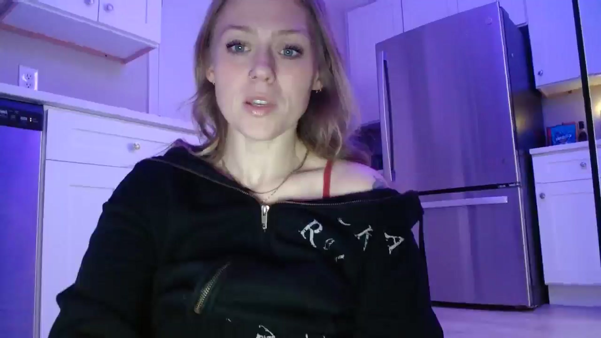 Gallery image thumbnail from SneakyAlice's myfreecams stream on, 02/24/2026, 19:53 image 12 of 20