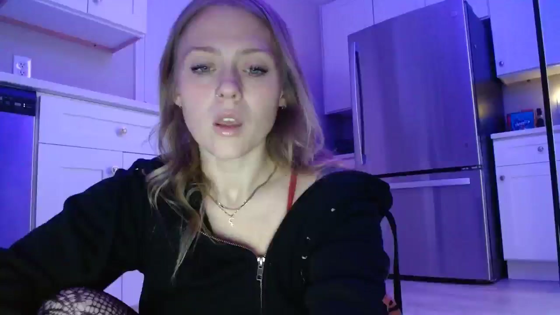 Gallery image thumbnail from SneakyAlice's myfreecams stream on, 02/24/2026, 19:53 image 15 of 20