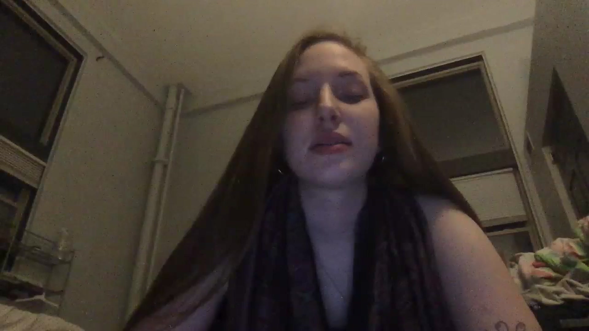 Gallery image thumbnail from SnoBunni1999's myfreecams stream on, 03/30/2024, 01:11 image 10 of 20