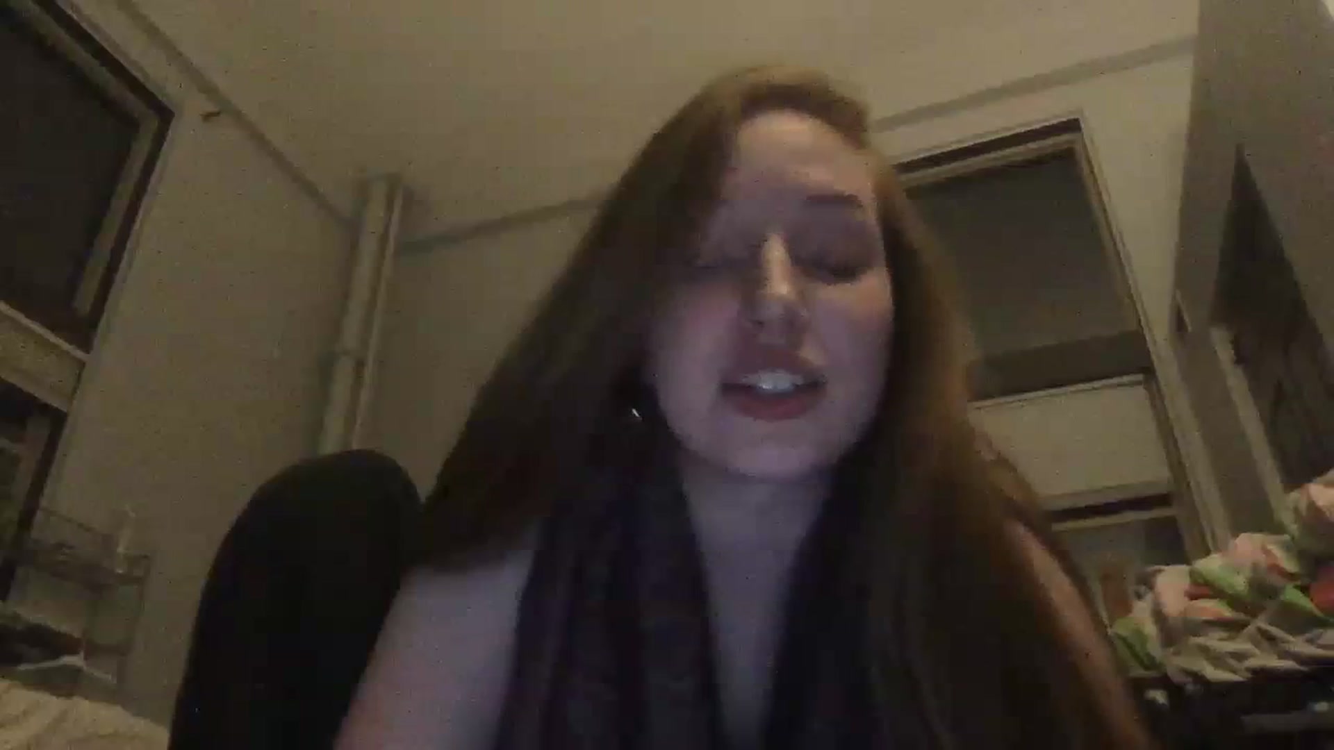 Gallery image thumbnail from SnoBunni1999's myfreecams stream on, 03/30/2024, 01:11 image 16 of 20