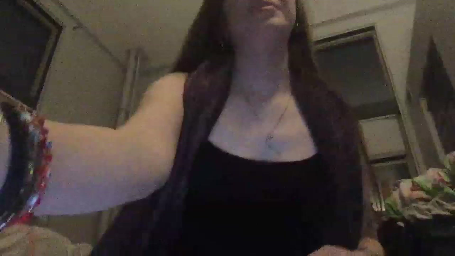 Gallery image thumbnail from SnoBunni1999's myfreecams stream on, 03/30/2024, 01:11 image 1 of 20