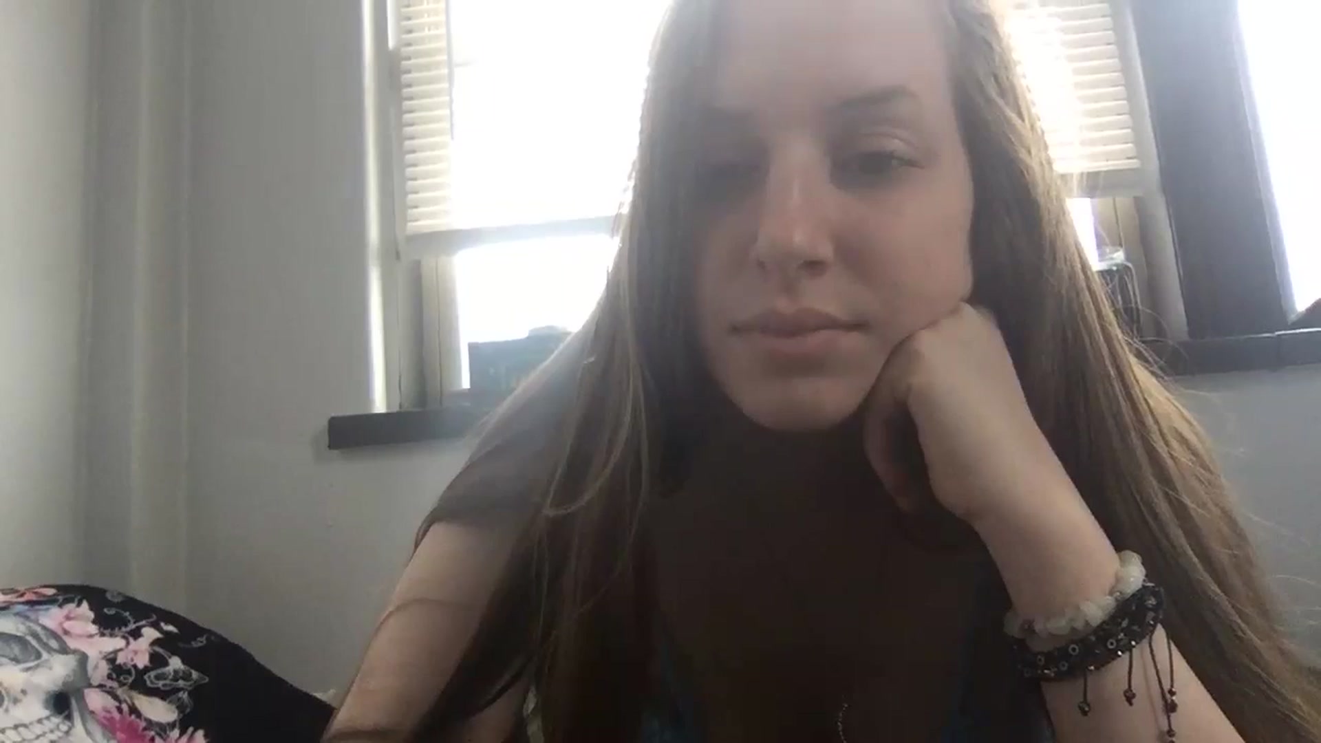 Gallery image thumbnail from SnoBunni1999's myfreecams stream on, 04/01/2024, 22:09 image 2 of 20