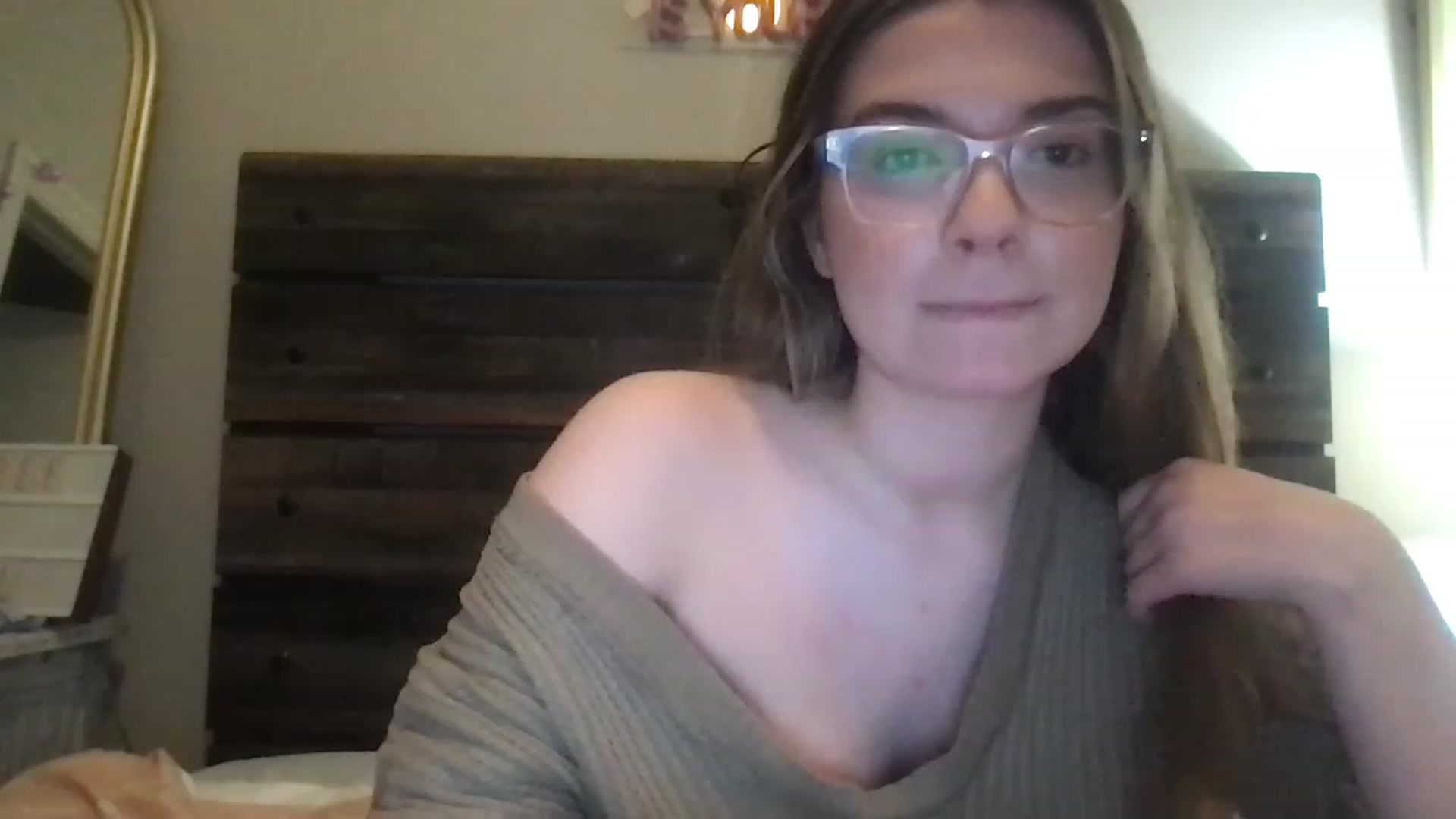 Gallery image thumbnail from SnowBunny1999's myfreecams stream on, 02/07/2023, 22:52 image 11 of 20