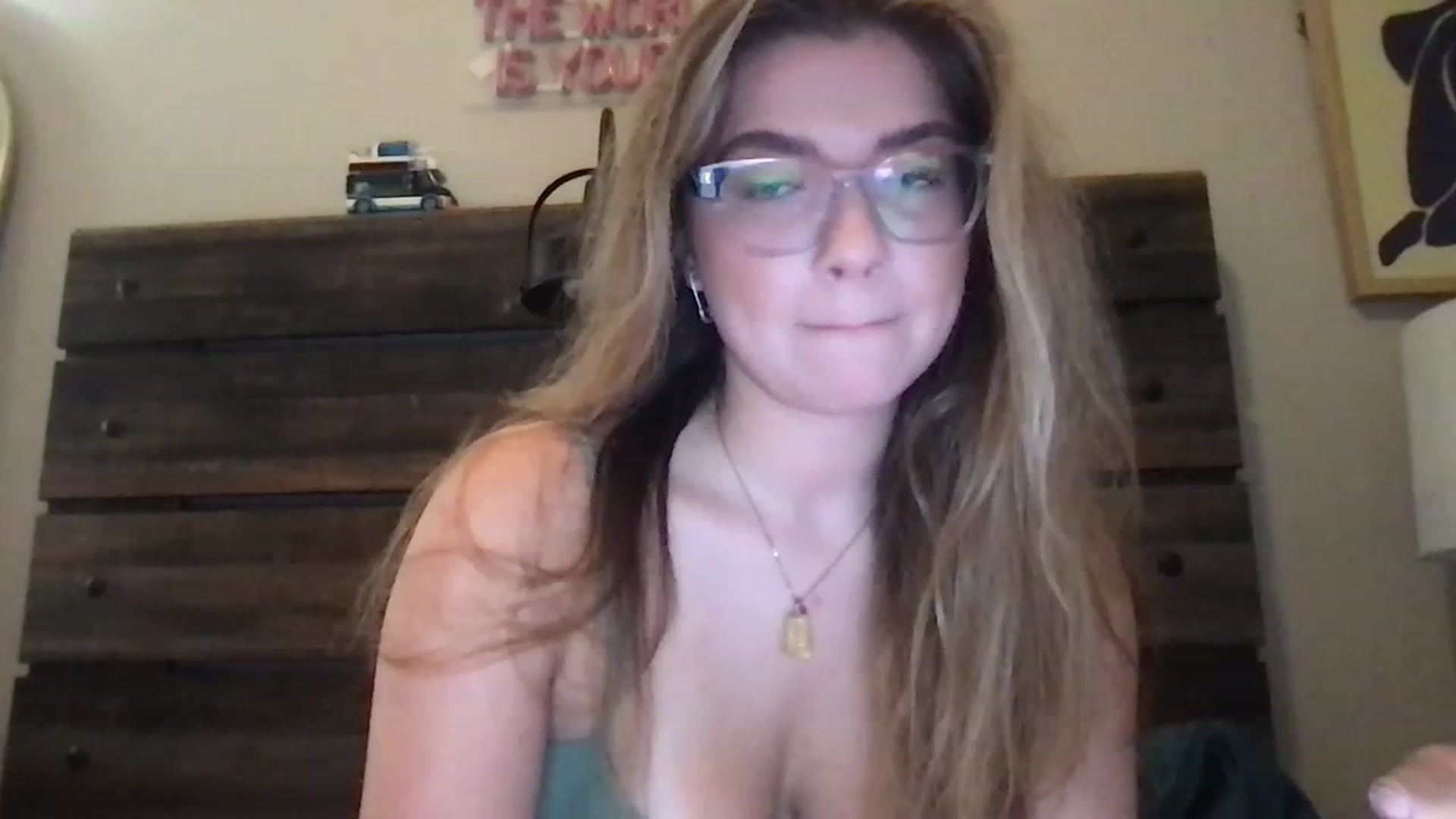 Gallery image thumbnail from SnowBunny1999's myfreecams stream on, 07/27/2023, 22:31 image 1 of 20