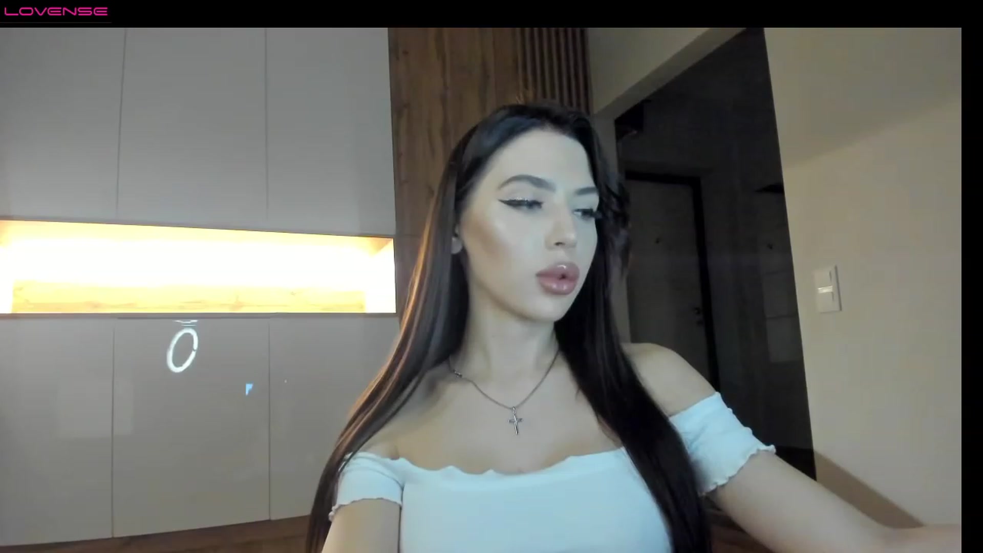 Gallery image thumbnail from SnowKate_'s myfreecams stream on, 12/18/2022, 18:00 image 10 of 20