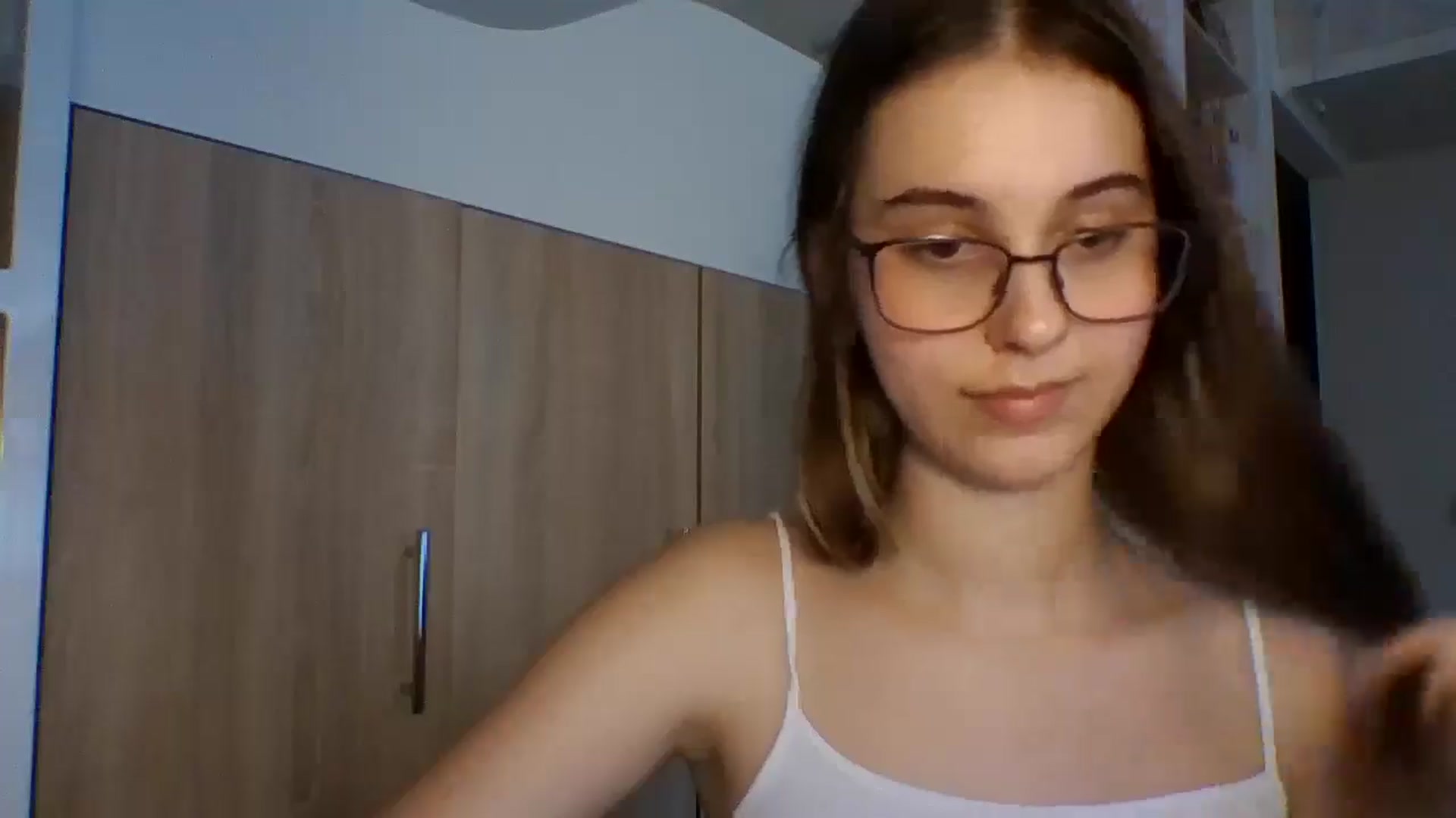 Gallery image thumbnail from SnowKittie's myfreecams stream on, 03/05/2026, 12:05 image 19 of 20