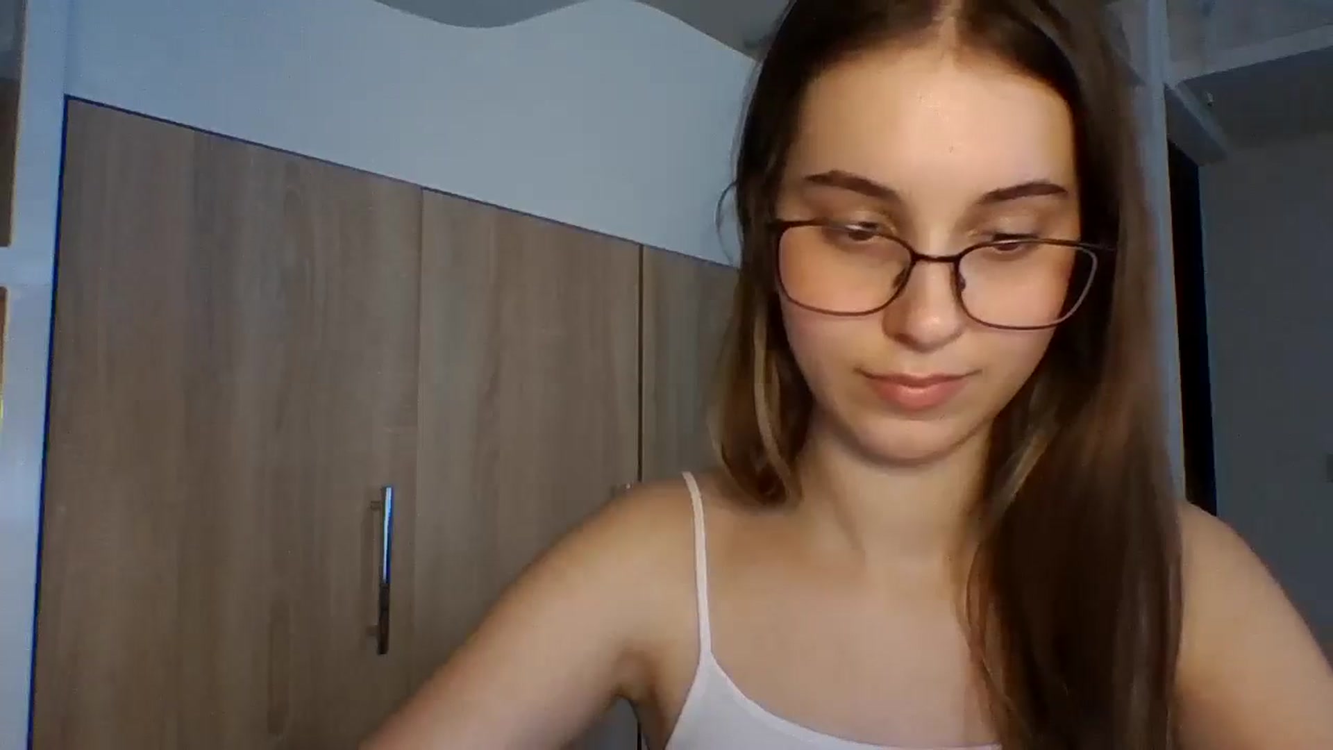 Gallery image thumbnail from SnowKittie's myfreecams stream on, 03/05/2026, 12:05 image 14 of 20